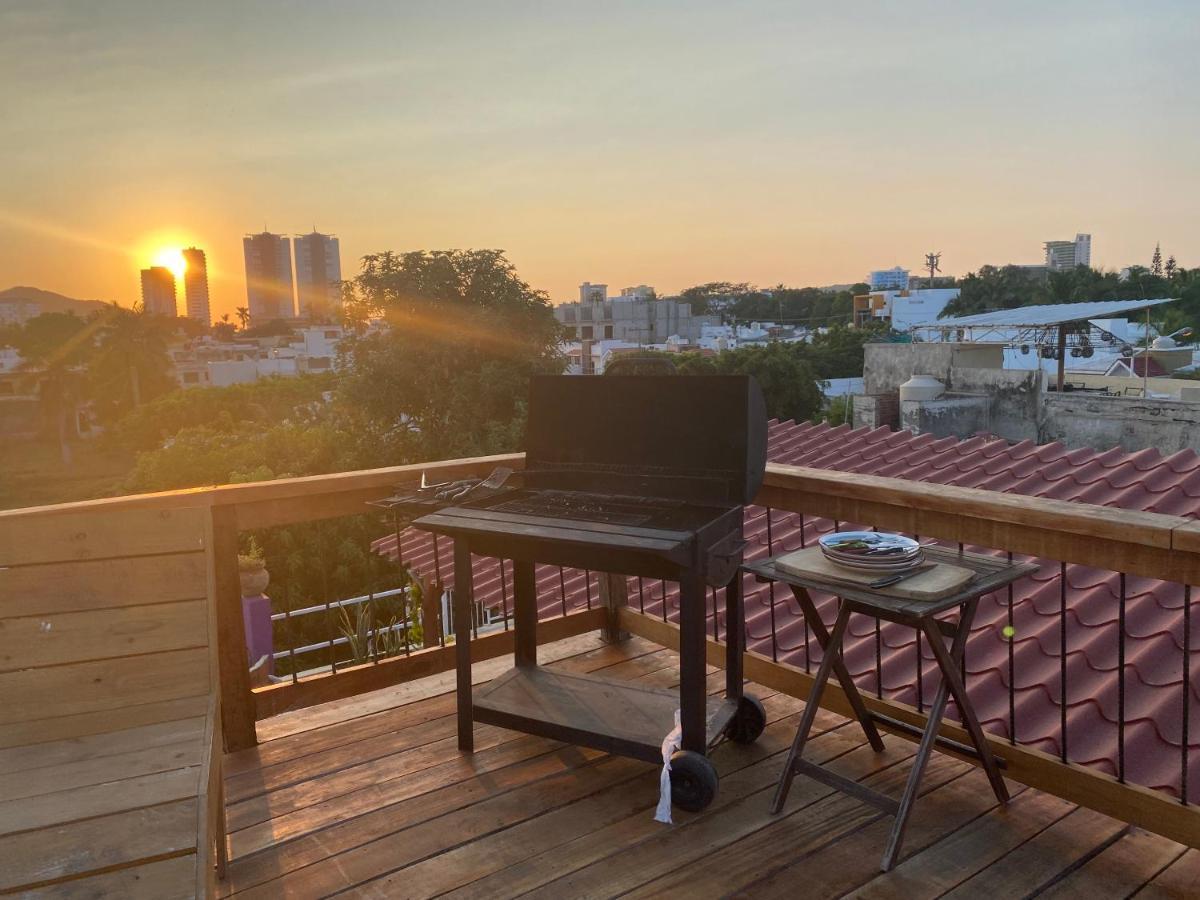 Wandering Monkey Guesthouse มาซาตลัน ภายนอก รูปภาพ